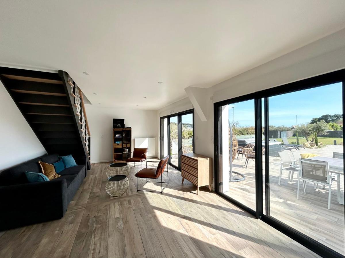 Superbe Villa Tout Confort Avec Piscine Chauffee Er Couverte Et Spa A 2 Pas De La Plage Fouesnant Exteriör bild